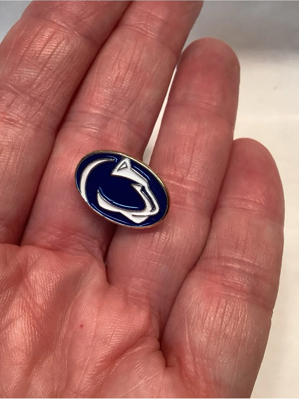 PENN STATE UNIVERSITY NITTANY LIONS LAPEL PIN Enamel Blue And White